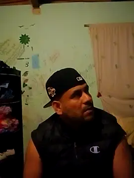 Snapshot of Loko4204ff37b chatting on July 4, 2026, 7:15 am Loko4204ff37b online show from July 4, 2026, 7:15 am