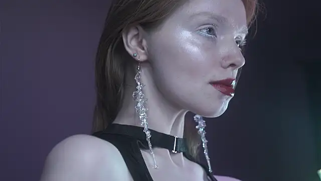 ginger hugs online show from December 21, 2025, 10:10 pm