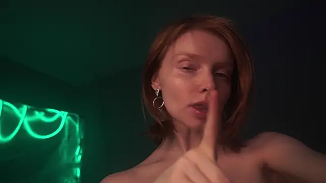 Snapshot of ginger_hugs chatting on March 3, 2025, 4:21 am ginger hugs online show from March 3, 2025, 4:21 am