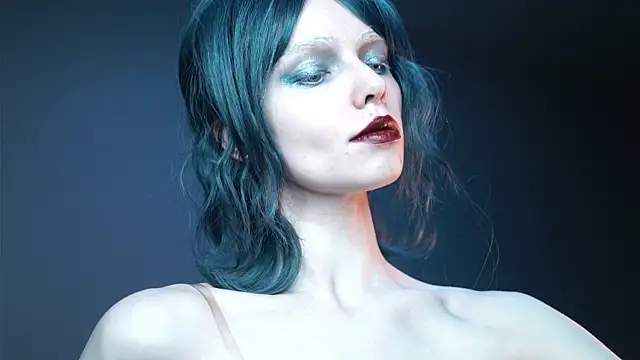 ginger hugs online show from April 4, 2026, 10:05 pm