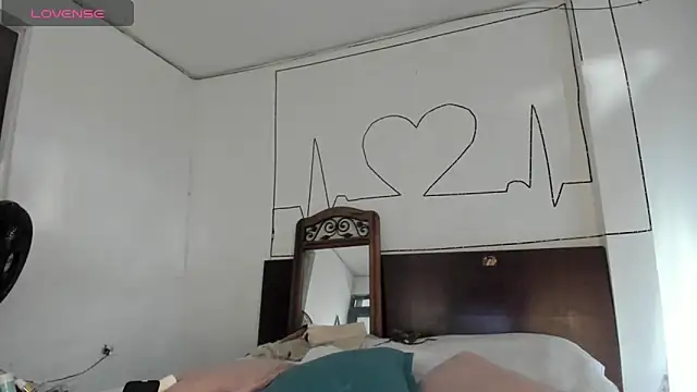 latinaStepmom online show from April 14, 2026, 10:48 pm