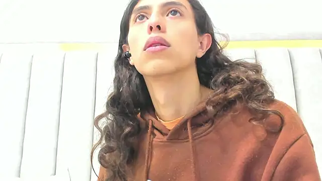 FreyaMoller online show from March 1, 2026, 6:41 pm