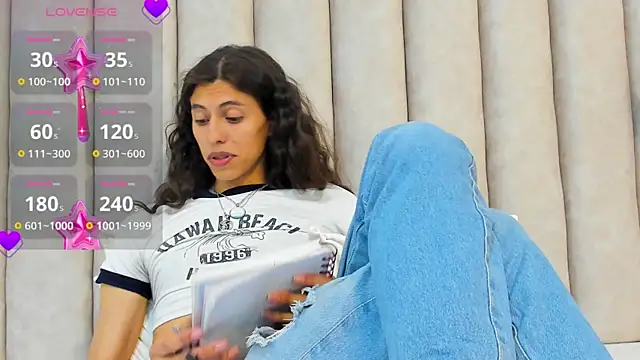 Snapshot of FreyaMoller chatting on February 18, 2025, 11:52 pm FreyaMoller online show from February 18, 2025, 11:52 pm