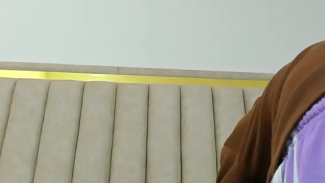 FreyaMoller online show from April 15, 2026, 7:58 pm