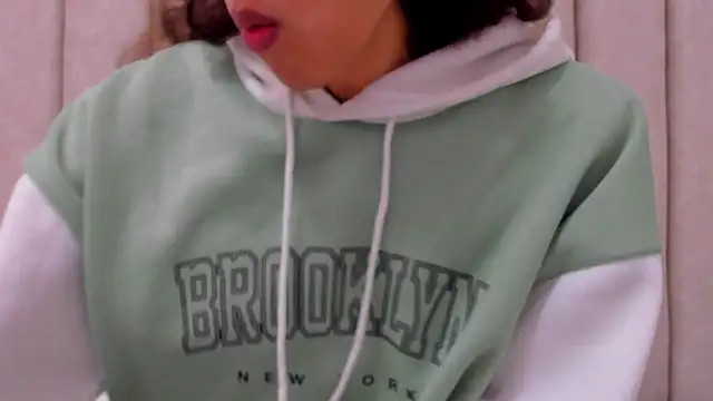 Snapshot of FreyaMoller chatting on October 23, 2025, 6:50 pm FreyaMoller online show from October 23, 2025, 6:50 pm