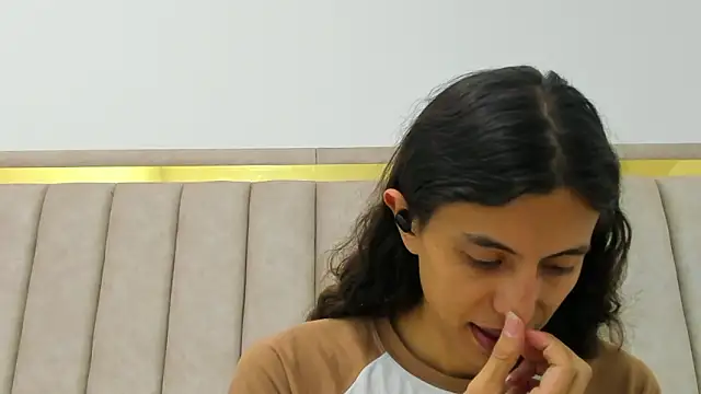 FreyaMoller online show from March 15, 2026, 7:43 pm