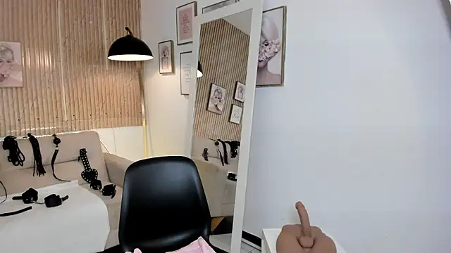 Snapshot of RACHEL_EV chatting on November 29, 2025, 6:02 am RACHEL EV online show from November 29, 2025, 6:02 am