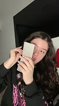 Snapshot of Kimi_Ass chatting on February 3, 2026, 12:43 pm Kimi Ass online show from February 3, 2026, 12:43 pm