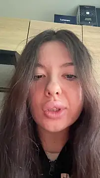 Kimi Ass online show from April 7, 2026, 11:01 am