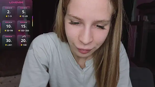 Elis Fox online show from April 14, 2026, 11:04 am