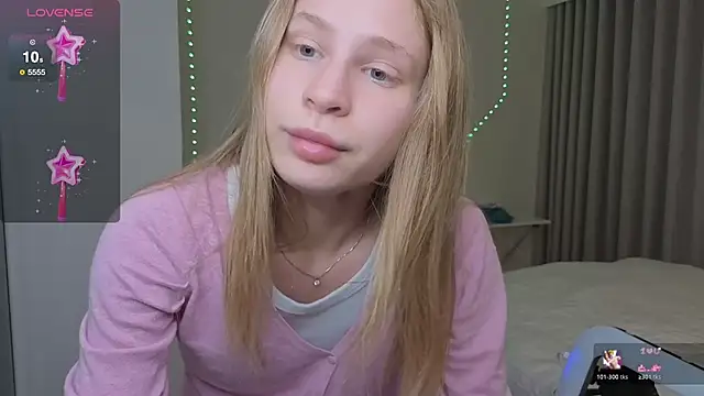 Snapshot of Elis_Fox chatting on January 18, 2026, 9:02 am Elis Fox online show from January 18, 2026, 9:02 am