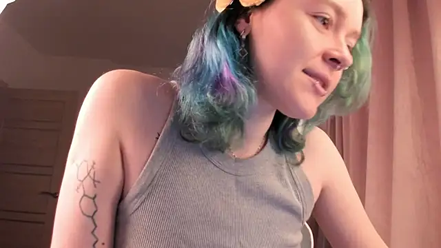 alisahug online show from December 1, 2025, 10:05 am