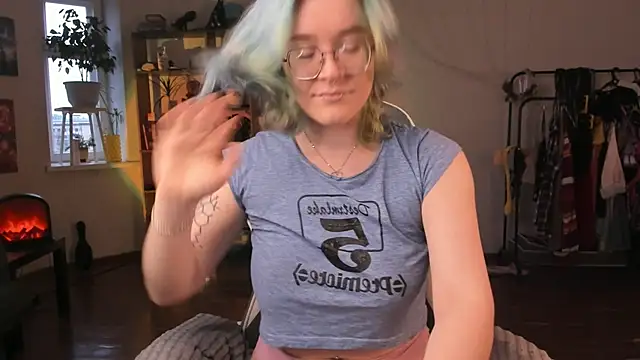 Snapshot of alisahug chatting on September 30, 2025, 12:22 pm alisahug online show from September 30, 2025, 12:22 pm