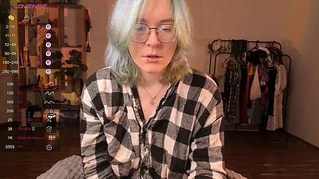 Snapshot of alisahug chatting on October 2, 2025, 3:26 pm alisahug online show from October 2, 2025, 3:26 pm