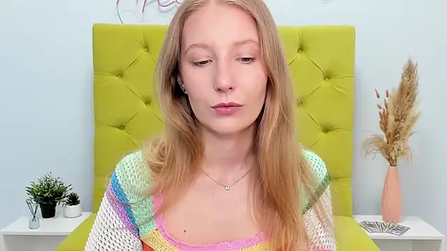 Snapshot of LolaWilsons chatting on May 5, 2026, 6:27 am LolaWilsons online show from May 5, 2026, 6:27 am