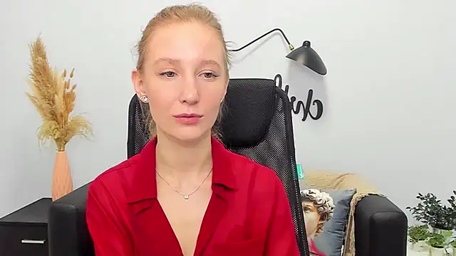 Snapshot of LolaWilsons chatting on March 20, 2025, 9:15 am LolaWilsons online show from March 20, 2025, 9:15 am