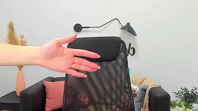 Snapshot of LolaWilsons chatting on February 26, 2025, 10:05 am LolaWilsons online show from February 26, 2025, 10:05 am