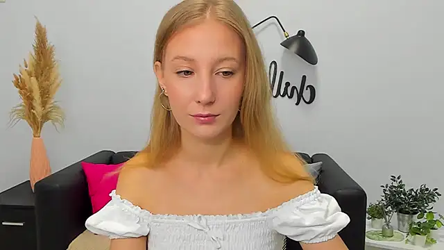 Snapshot of LolaWilsons chatting on November 29, 2025, 8:14 am LolaWilsons online show from November 29, 2025, 8:14 am