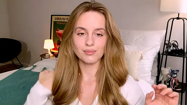 RozzitaBedberry online show from September 11, 2025, 1:11 pm