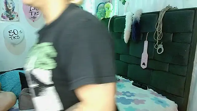 the lesbian game online show from March 21, 2026, 5:28 pm