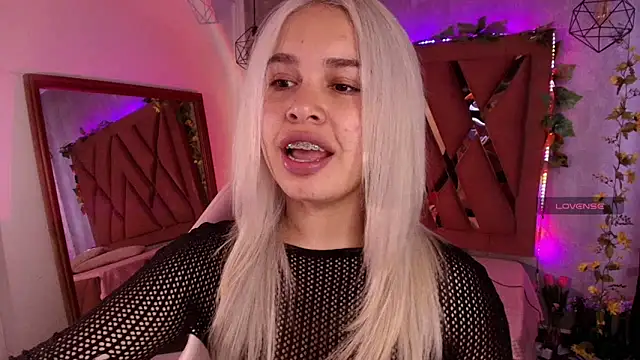 Snapshot of Haelycute chatting on September 10, 2025, 11:53 am Haelycute online show from September 10, 2025, 11:53 am