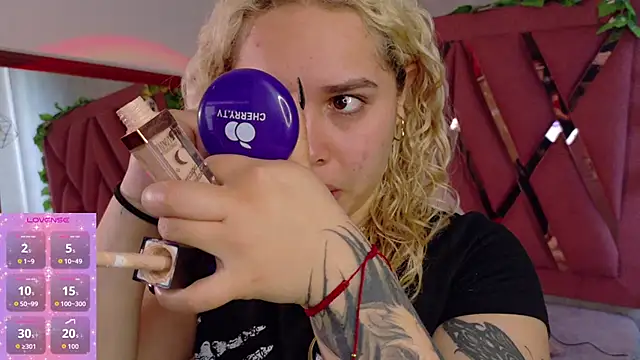 Snapshot of Haelycute chatting on November 10, 2025, 11:48 am Haelycute online show from November 10, 2025, 11:48 am