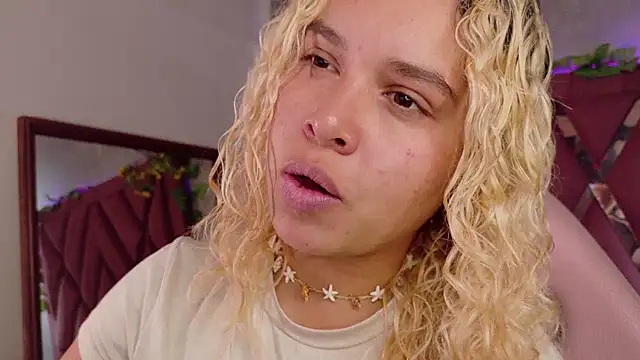 Snapshot of Haelycute chatting on January 9, 2026, 12:12 pm Haelycute online show from January 9, 2026, 12:12 pm