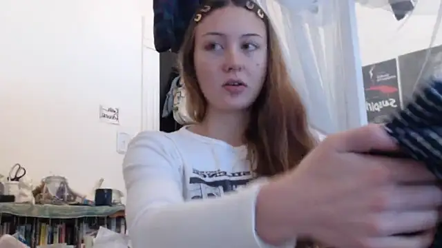 fern4ever online show from December 4, 2025, 11:04 pm