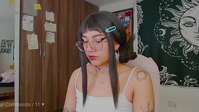 melissahowl online show from October 20, 2025, 11:38 pm