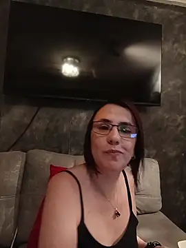 Snapshot of IsisBlake chatting on February 13, 2026, 2:28 pm IsisBlake online show from February 13, 2026, 2:28 pm