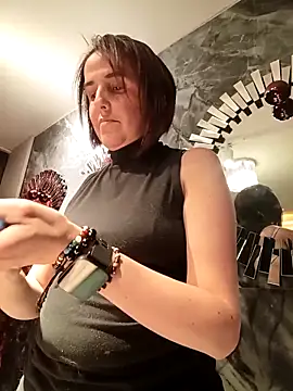 Snapshot of IsisBlake chatting on December 22, 2025, 6:08 pm IsisBlake online show from December 22, 2025, 6:08 pm