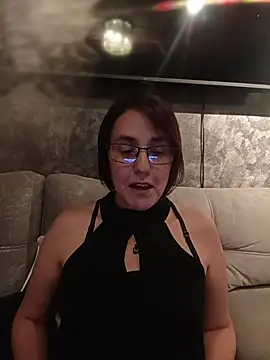 Snapshot of IsisBlake chatting on February 24, 2026, 8:53 pm IsisBlake online show from February 24, 2026, 8:53 pm