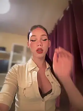 Snapshot of Carlita_cute chatting on September 22, 2025, 9:10 pm Carlita cute online show from September 22, 2025, 9:10 pm