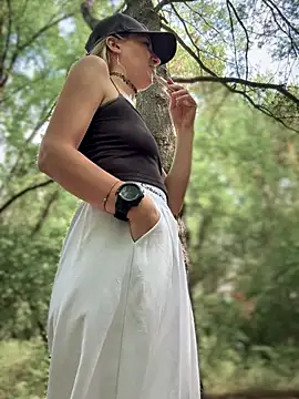 Snapshot of Crazy-Rosa chatting on September 9, 2025, 5:50 am Crazy-Rosa online show from September 9, 2025, 5:50 am