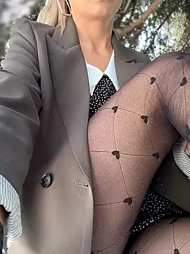 Snapshot of Crazy-Rosa chatting on September 15, 2025, 6:36 am Crazy-Rosa online show from September 15, 2025, 6:36 am