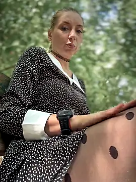 Snapshot of Crazy-Rosa chatting on September 11, 2025, 6:35 am Crazy-Rosa online show from September 11, 2025, 6:35 am