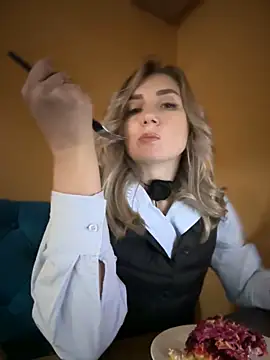 Snapshot of Crazy-Rosa chatting on January 31, 2025, 2:49 pm Crazy-Rosa online show from January 31, 2025, 2:49 pm