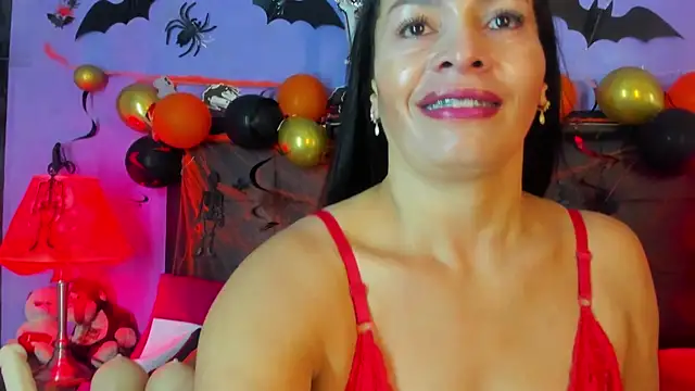 MaduraLuciana online show from October 18, 2025, 10:50 am