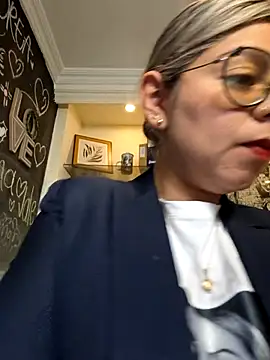 Snapshot of Cata_Office-12 chatting on February 27, 2025, 7:37 pm Cata Office-12 online show from February 27, 2025, 7:37 pm