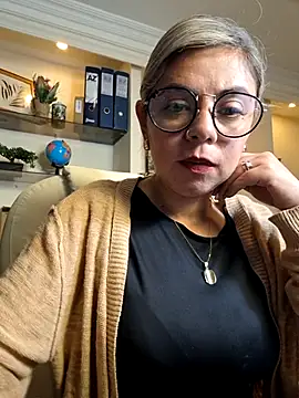 Snapshot of Cata_Office-12 chatting on March 3, 2025, 3:00 pm Cata Office-12 online show from March 3, 2025, 3:00 pm