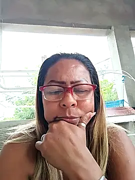 Snapshot of Afroditabichota chatting on March 20, 2025, 9:35 pm Afroditabichota online show from March 20, 2025, 9:35 pm