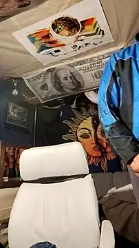 Gillygilly76 online show from February 25, 2025, 3:09 am