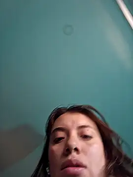 Snapshot of valery_mora chatting on February 6, 2025, 1:21 pm valery mora online show from February 6, 2025, 1:21 pm