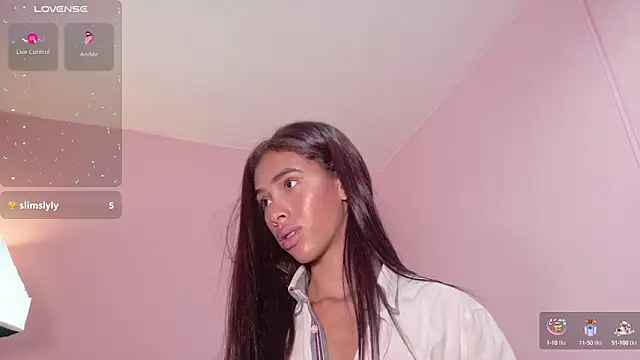 Snapshot of Iamkarlaa_doll chatting on February 22, 2025, 6:30 pm Iamkarlaa doll online show from February 22, 2025, 6:30 pm