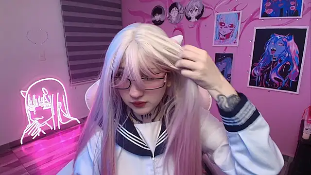 Snapshot of Miwa_violet chatting on May 20, 2026, 1:57 am Miwa violet online show from May 20, 2026, 1:57 am