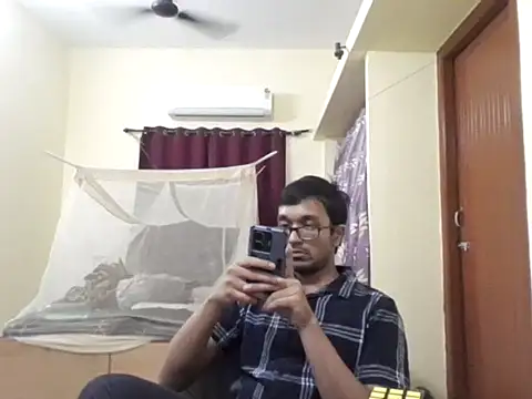 THE NAKED BOY online show from January 8, 2026, 12:33 pm