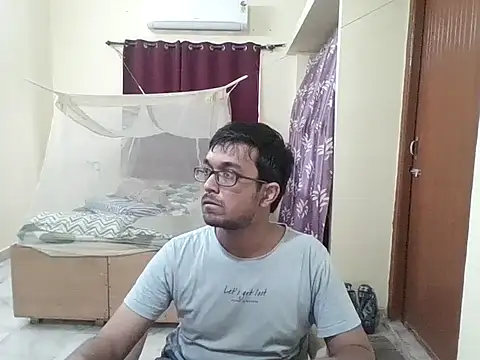Snapshot of THE_NAKED_BOY chatting on May 24, 2026, 6:02 am THE NAKED BOY online show from May 24, 2026, 6:02 am