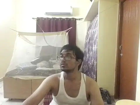 Snapshot of THE_NAKED_BOY chatting on May 8, 2026, 12:31 pm THE NAKED BOY online show from May 8, 2026, 12:31 pm