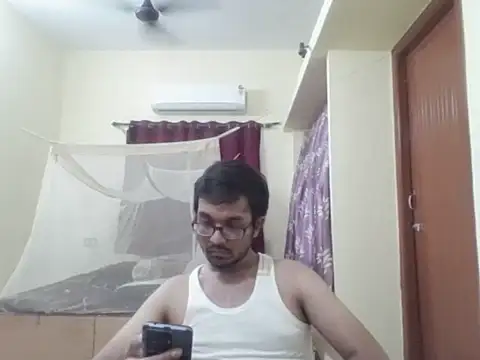 Snapshot of THE_NAKED_BOY chatting on November 4, 2025, 2:32 pm THE NAKED BOY online show from November 4, 2025, 2:32 pm