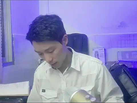 xhqds online show from March 1, 2025, 6:32 pm